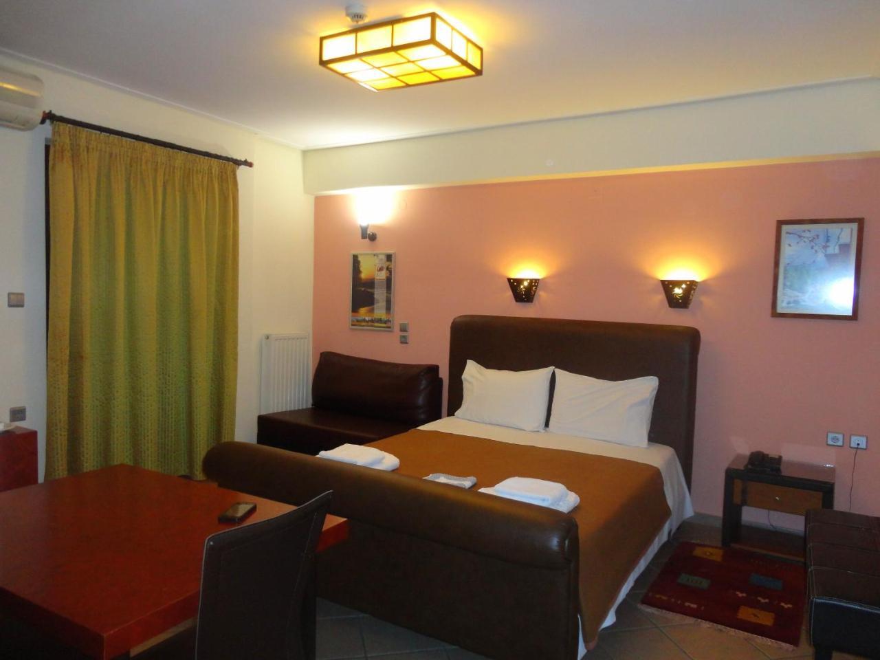 Makrakómi Lirio Guest House מראה חיצוני תמונה