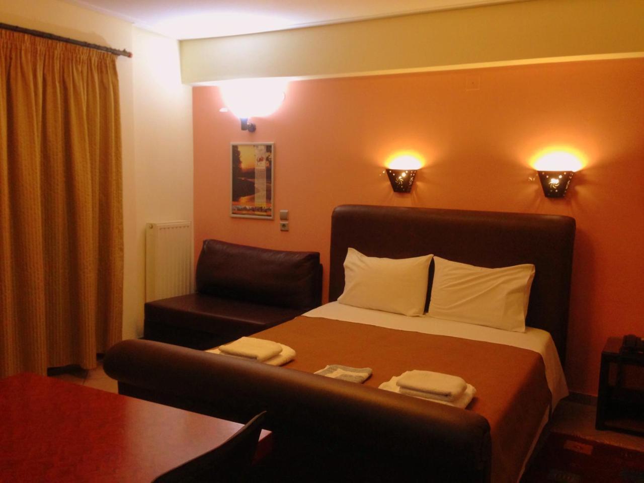 Makrakómi Lirio Guest House מראה חיצוני תמונה