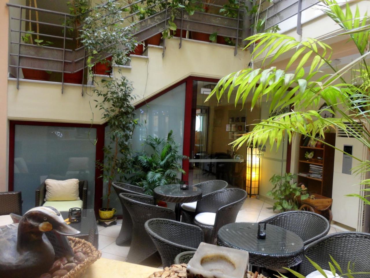Makrakómi Lirio Guest House מראה חיצוני תמונה
