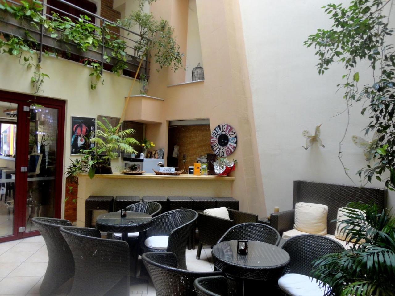 Makrakómi Lirio Guest House מראה חיצוני תמונה