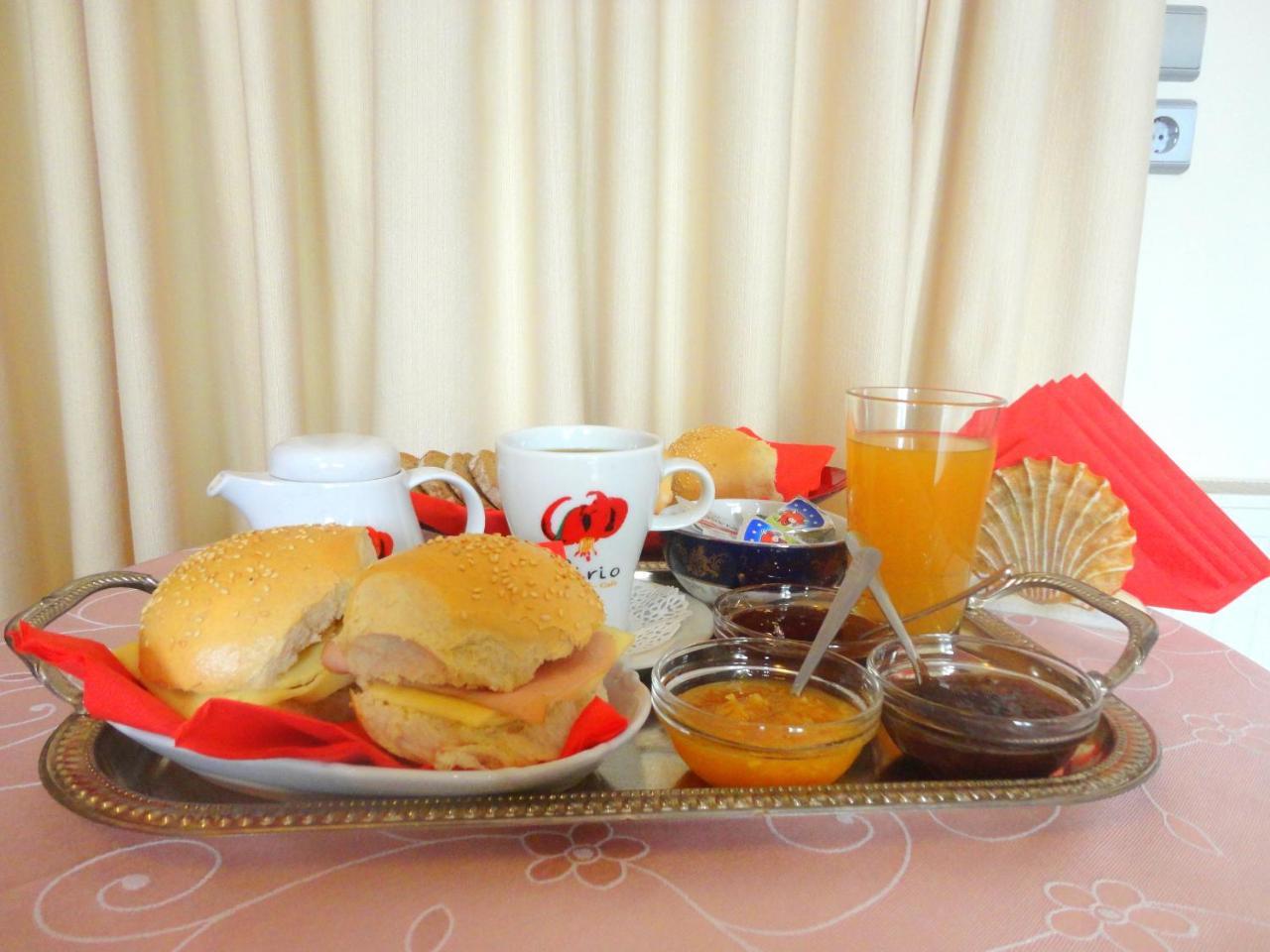 Makrakómi Lirio Guest House מראה חיצוני תמונה