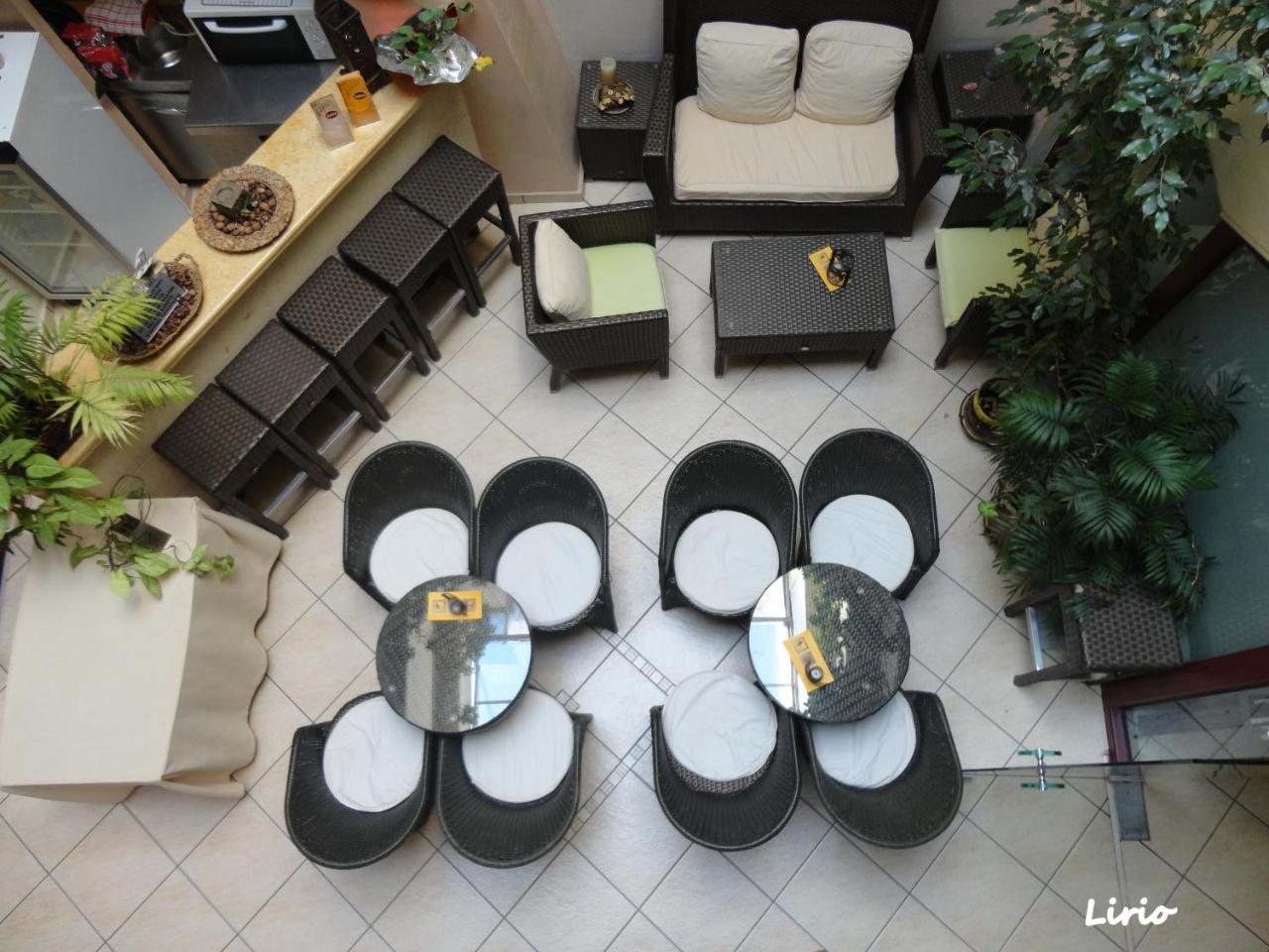 Makrakómi Lirio Guest House מראה חיצוני תמונה